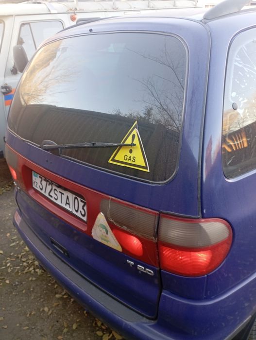 Продам хорошую машину