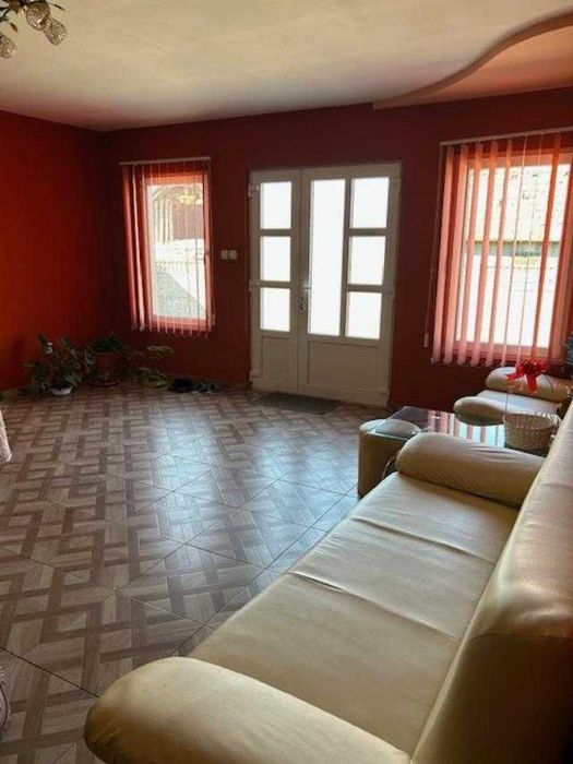 Vindem Casa cu 4 camere in Husasau de Tinca