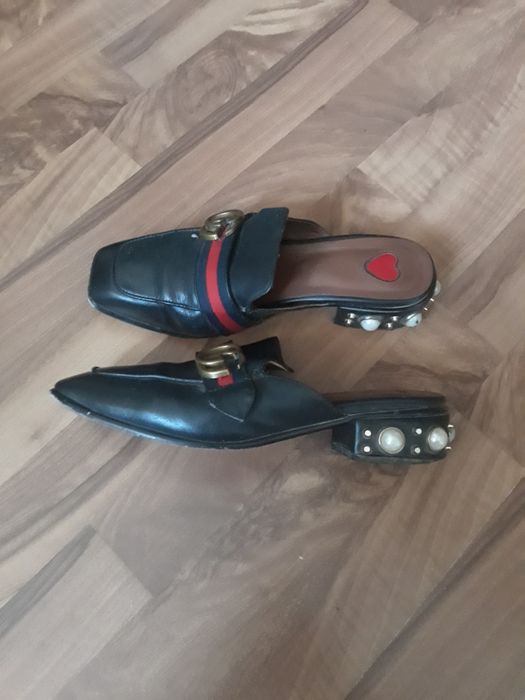 Шлепки кожаные р.38, 2 пары см. все фото