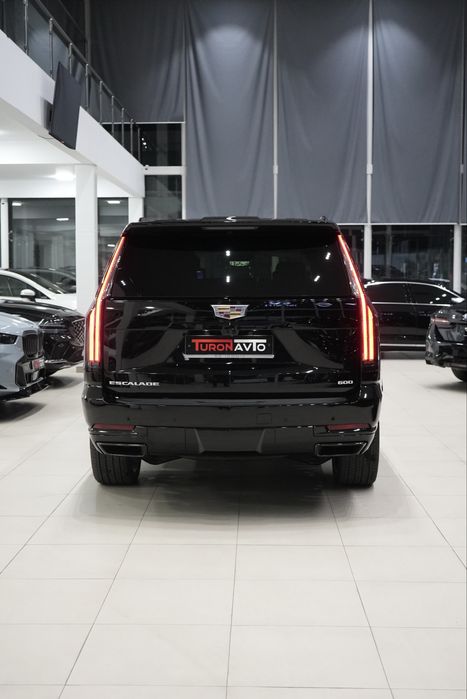 Cadillac Escalade platinum sport long
