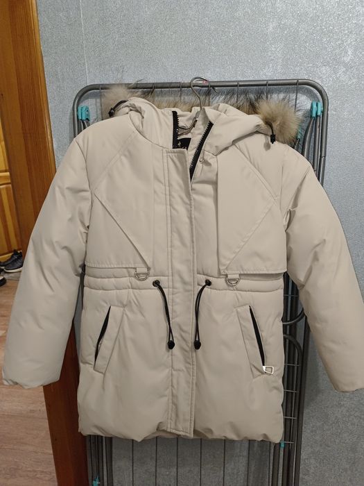 Продам куртку для девочки