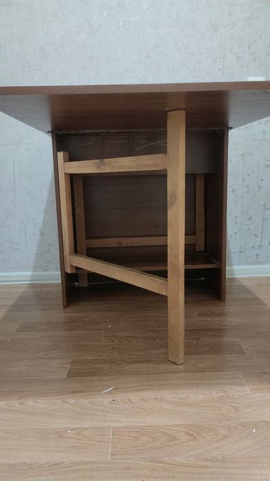 Продам  стол книжка