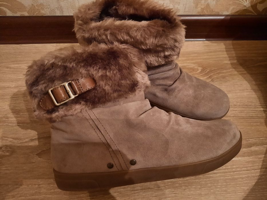 Сапоги новые кожанные с натуральным мехом внутри  зимние в упаковке