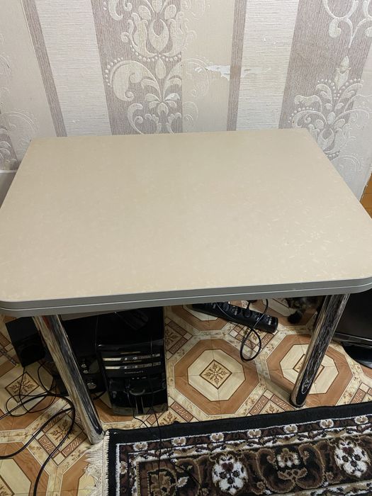 Стол кухонный , раздвижной