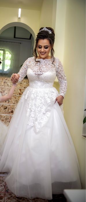 Rochie de mireasa in stare foarte buna,curatata profesional!!