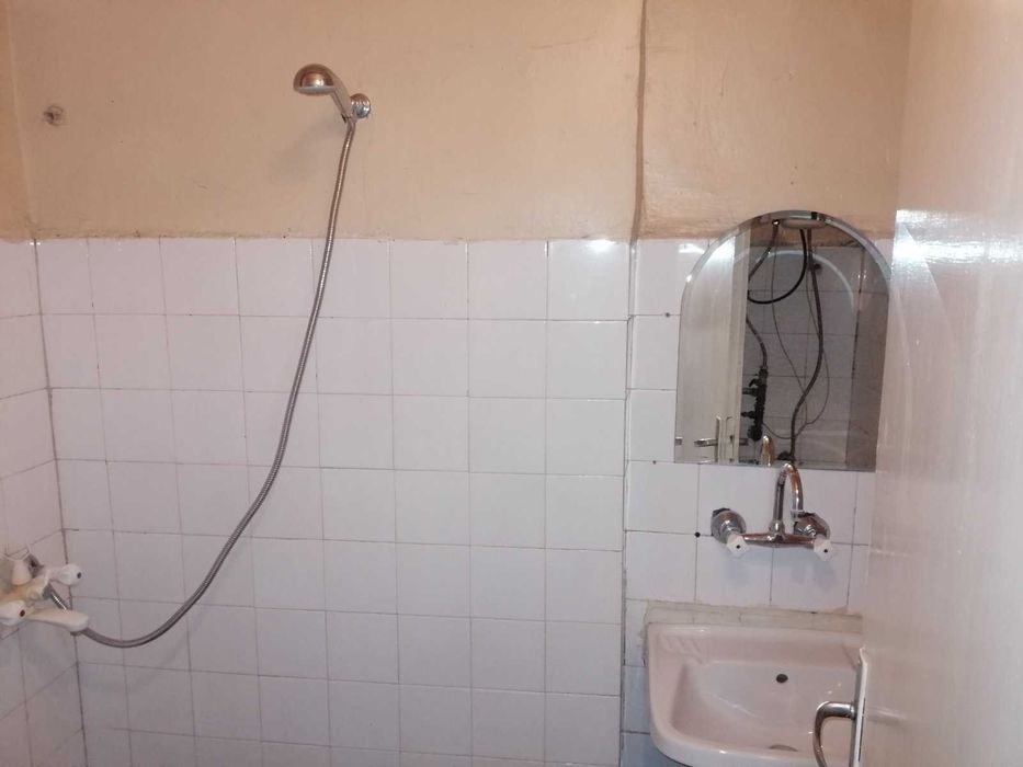 Дава се под наем Двустаен апартамент в Търговище, Център - 40 кв.м за 153 € - Снимка #3