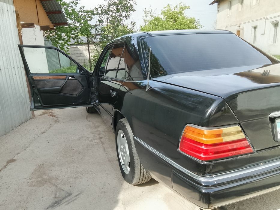 Мерседес Bens 124W