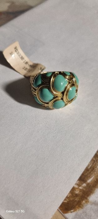 Красивое кольцо с золотым напылением