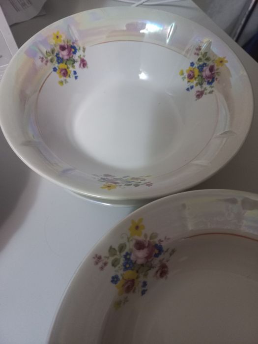 Новая  посуда от сервиза.