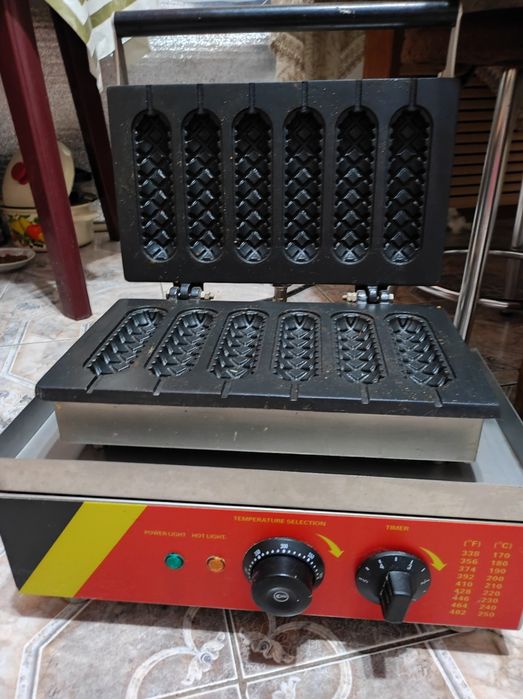 Вафельница /ПРОДАМ/ Корндоги