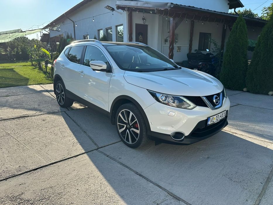 Nissan Qashqai Tekna+ 9.800 KM 2015 automat 1.2 benzina