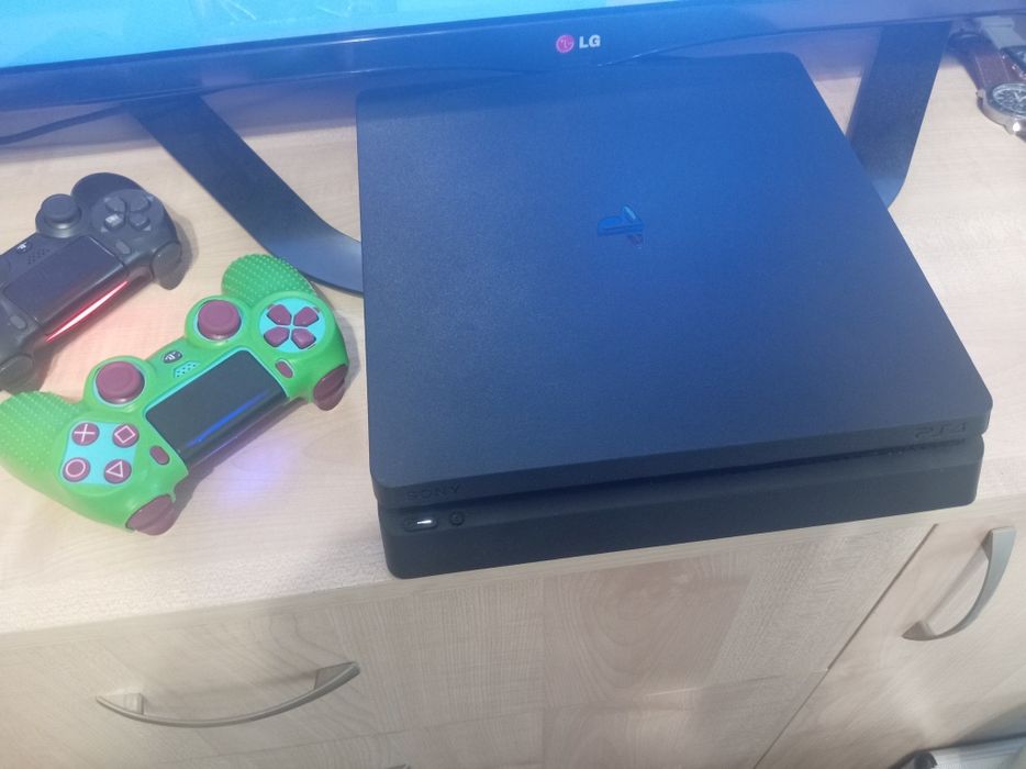 Playstation 4 slim Продам