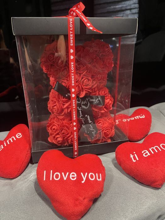 Мече от рози в кутия