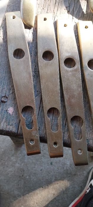 Месингови дръжки четири комплекта.