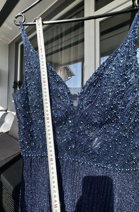 Официална рокля Swing