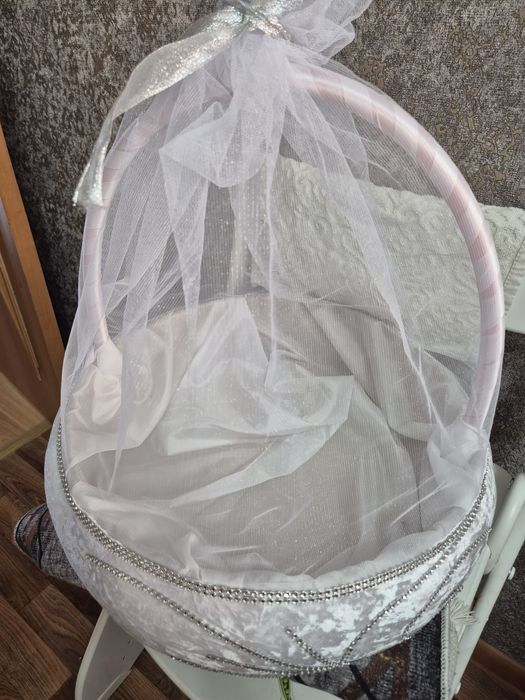 Продам стол.корзина для свадьбы