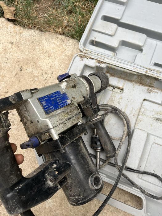 Aitofiletante si ciocan demolator