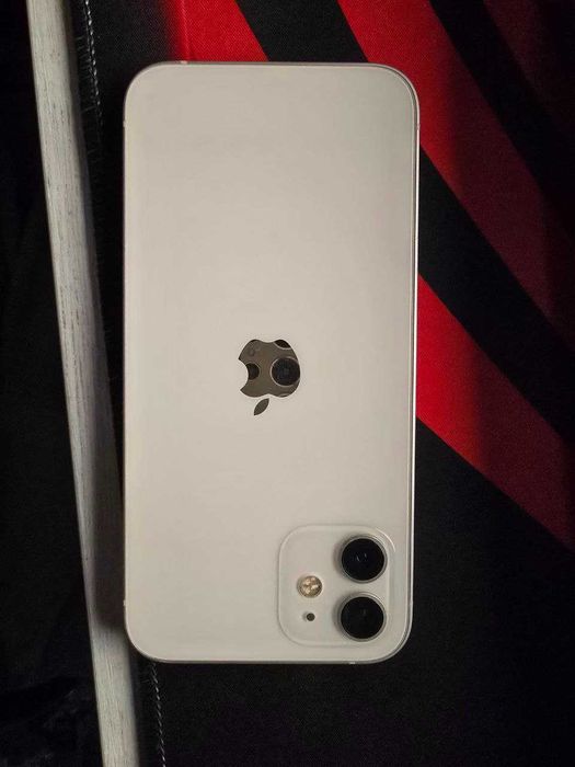 iPhone 12 работает eSim