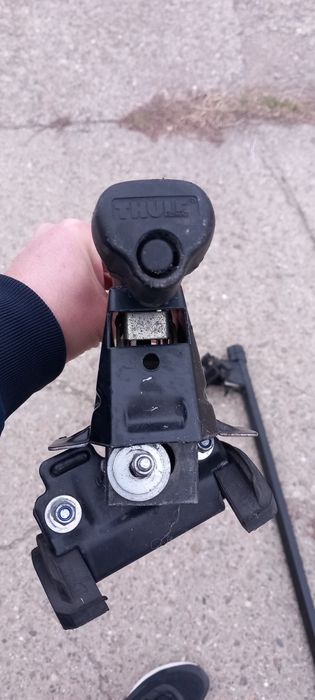Bări  auto Thule pentru sanii