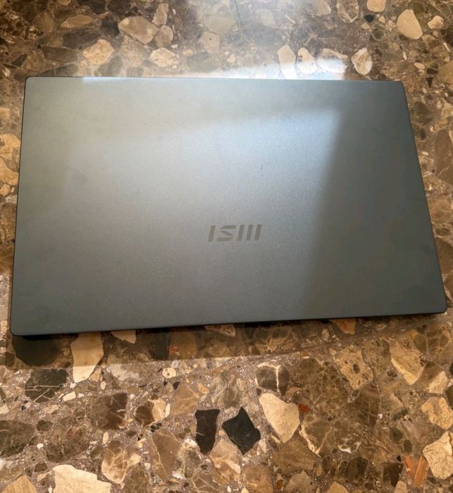 Laptop MSI 15 Full HD Laptop Core i5-1135G7 16GB RAM 512GB