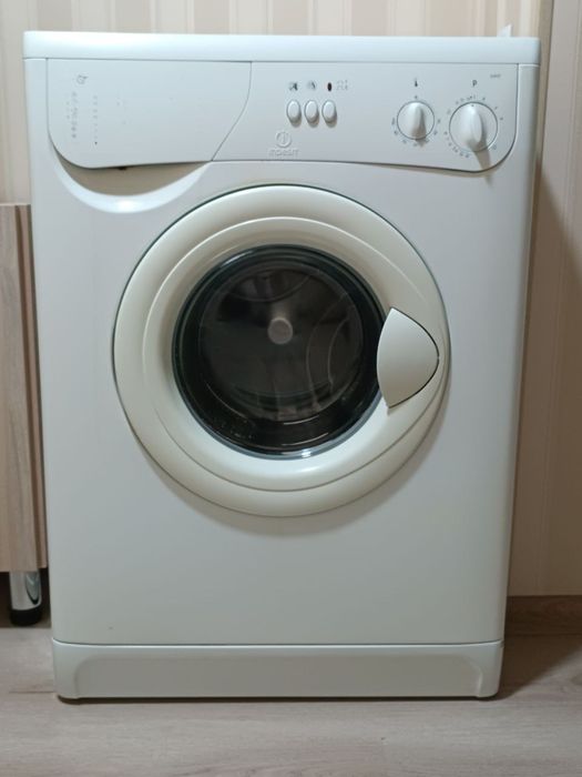Стиральная машина Indesit W43T