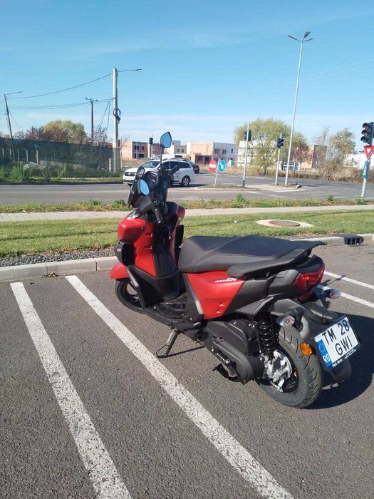 Închiriez Scuter Yamaha RayZR 125 cc pentru Livrări