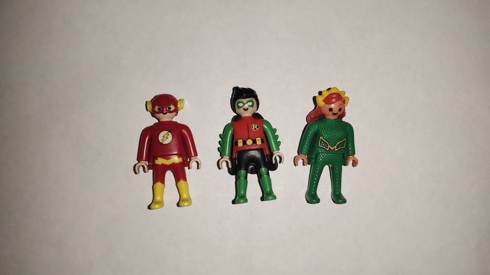 Киндер коллекция DC Playmobil