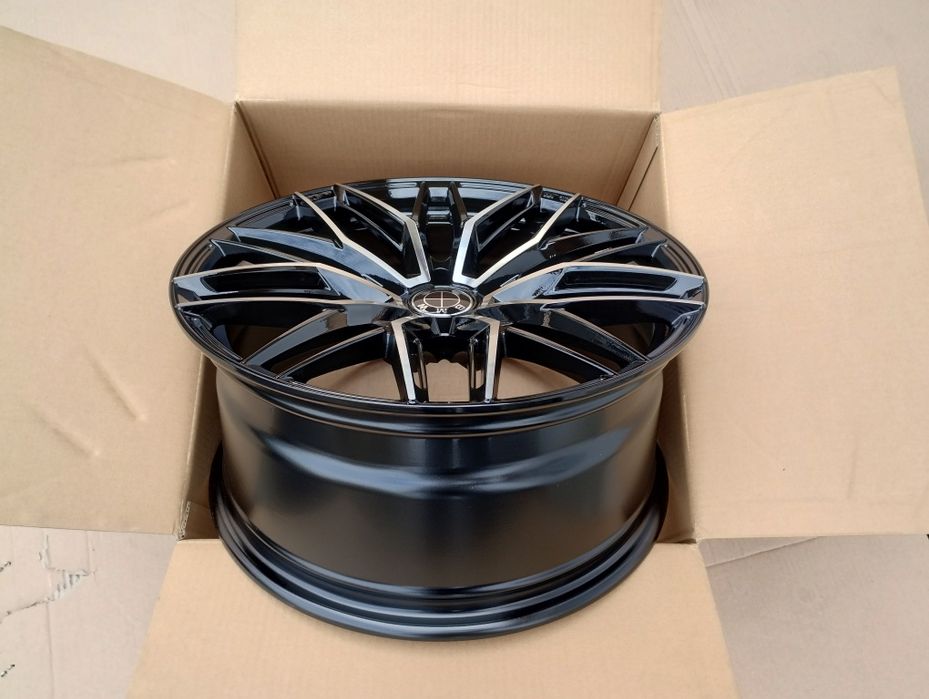 Jante 19 BMW 5 x 120 in 2 latimi
Compatibile BMW F01 F06 F07 F10 F11