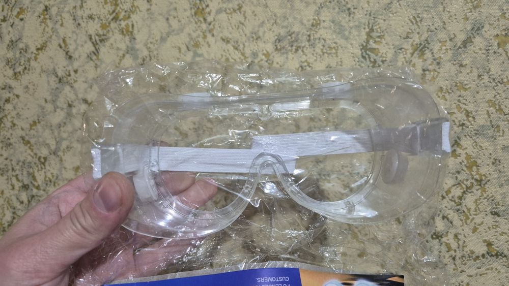 Защитные очки из карбона +