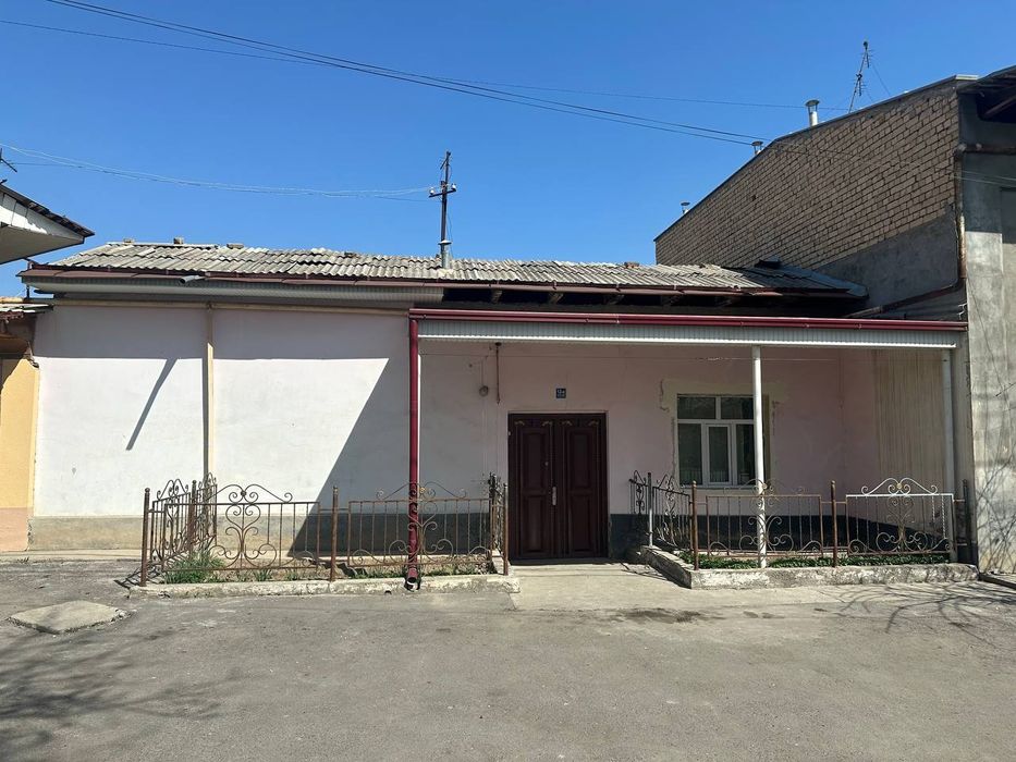 3,5 sotih
4ta hona 1ta yopiq ayvon
Kotta qani Choyhona kocha
Suv svet