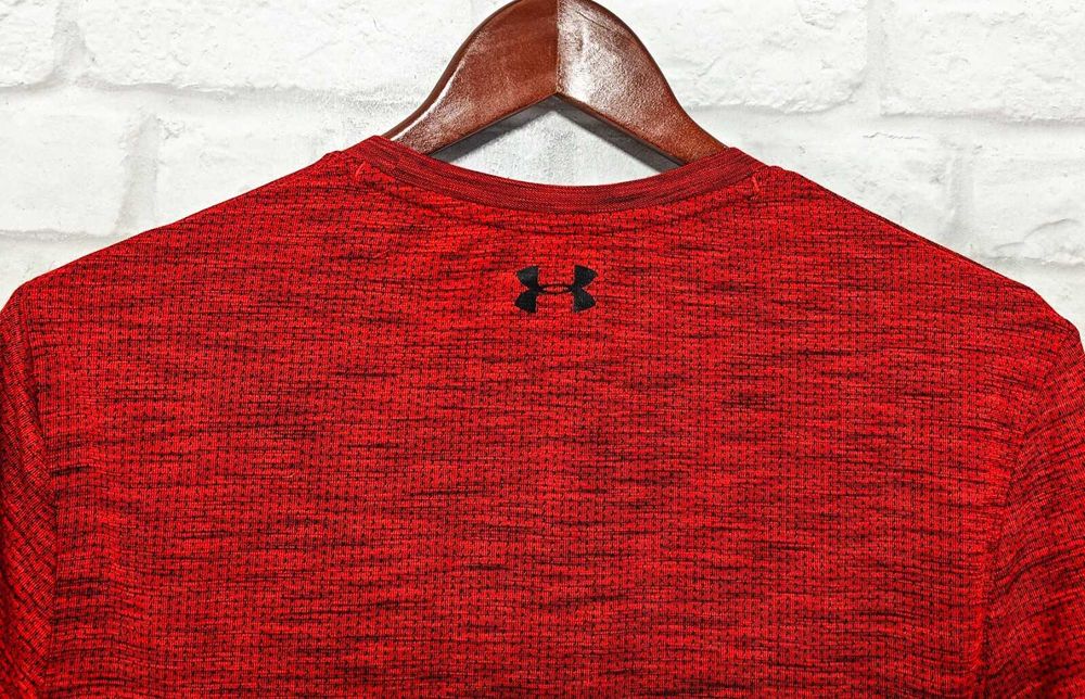 Under Armour Оригиинална фитнес / спортна фланелка размер М