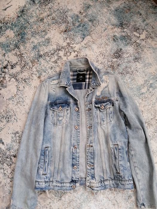 Куртка джинсовая