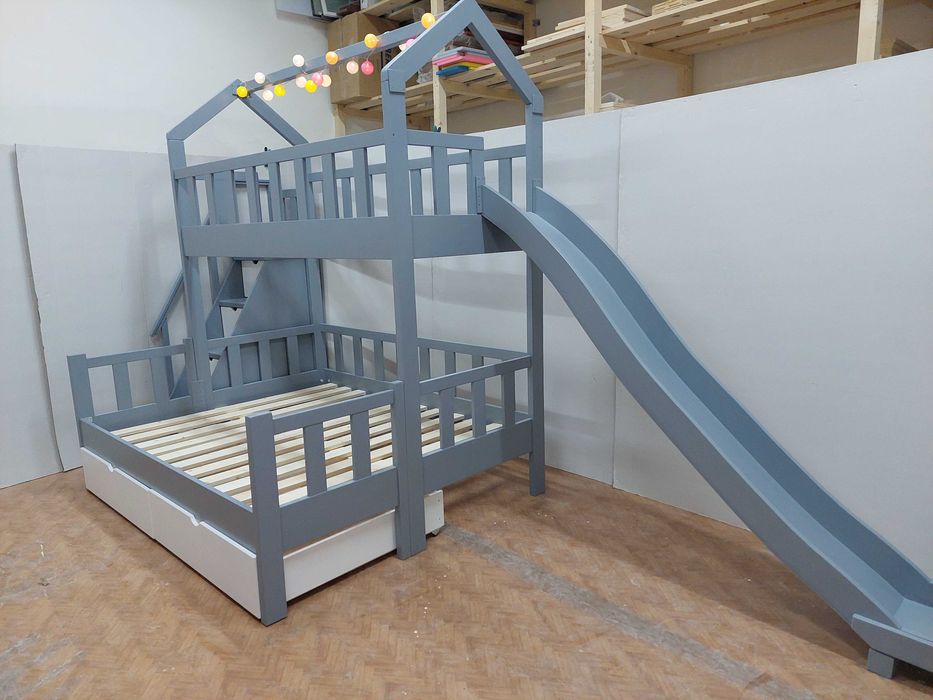 TRANSPORT GRATUIT.Pat etajat cu tobogan,cod 3527