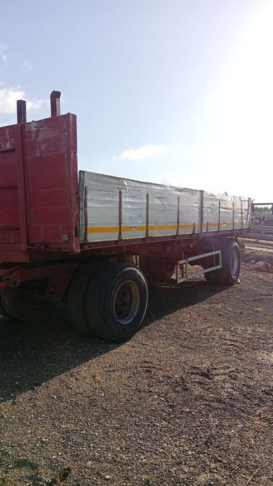 Remorca agricolă basculabila pe arcuri