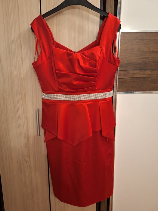 Официална Червена рокля.