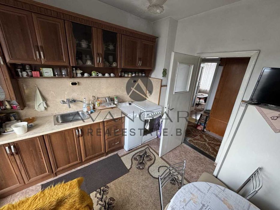 Продава се Тристаен апартамент в Пловдив, Кючук Париж - 85 кв.м за 720 €/кв.м - Снимка #7