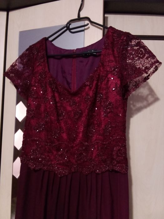 Vând rochițe ocazie