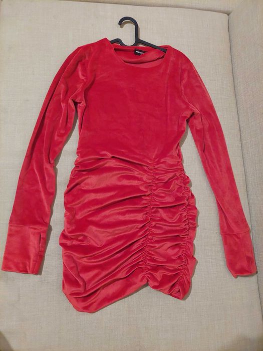 Дамска червена плюшена рокля