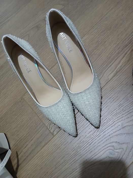 Продам женскую обувь