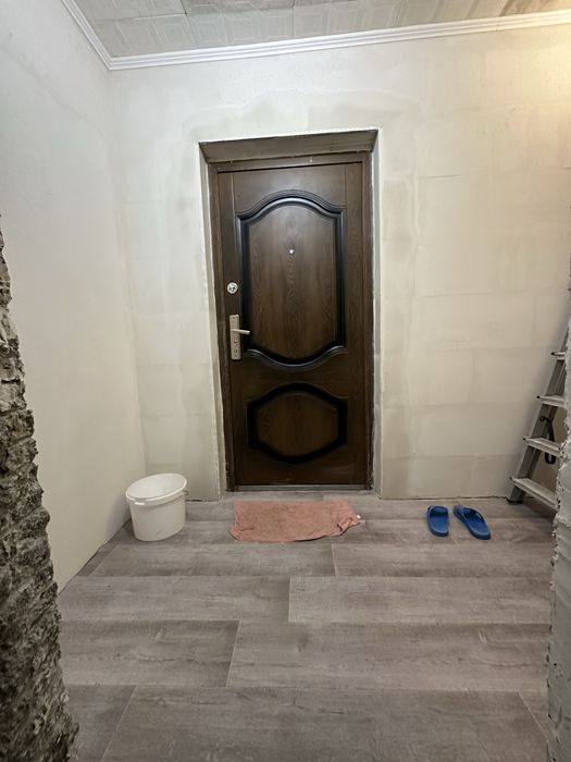 Продам дверь в хорошем состоянии