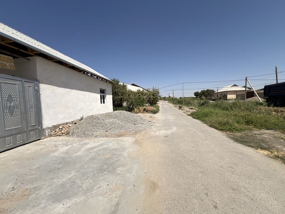 4,5 sotix 2 xona hovli uy sotiladi