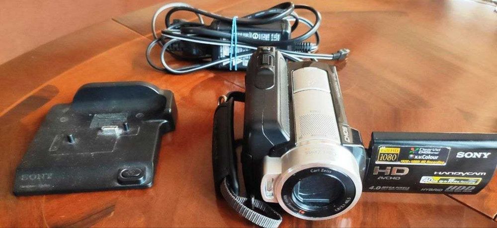 Видеокамера Sony HDR-SR10E комплект сотилади.Японияда ишлаб чикарилган