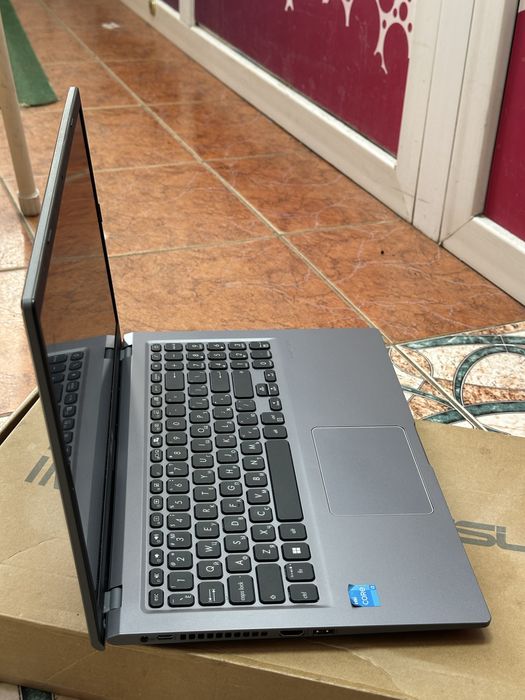 Asus intel(R) Core i3-1115G4 3.00 Ghz 23-года свежий ноут!