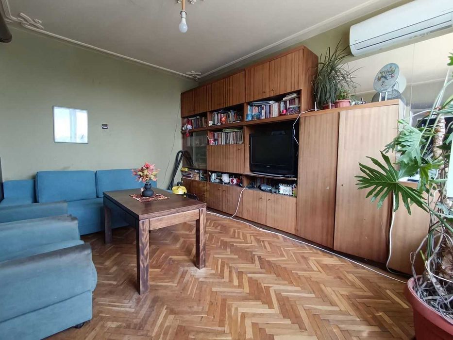 Многостаен апартамент в кв. Акация