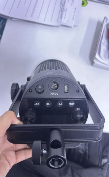 Продаётся комплект студийного света