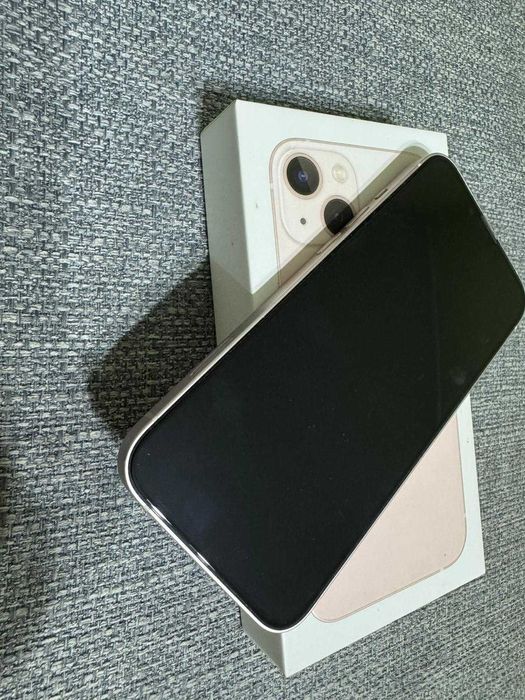 Se vinde Iphone 13 Pink in stare buna