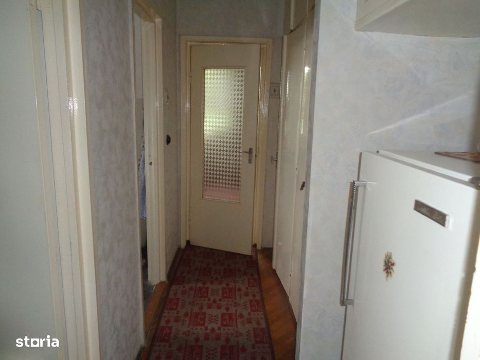 Apartament 2 camere, 109 mp CENTRU etaj 2 bloc caramida garaj, boxa