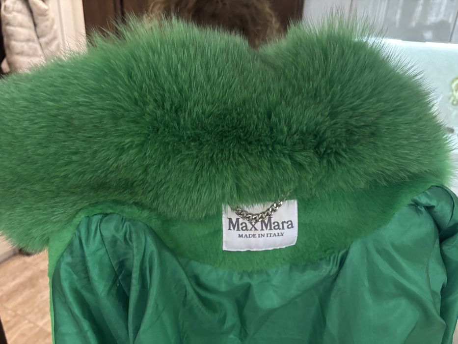 Палто Max Mara с яка от сребърна лисица