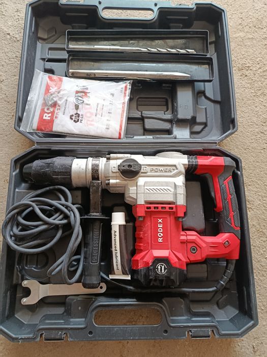 Профессиональный перфоратор RODEX RDX2402 (SDS MAX), 1600W.