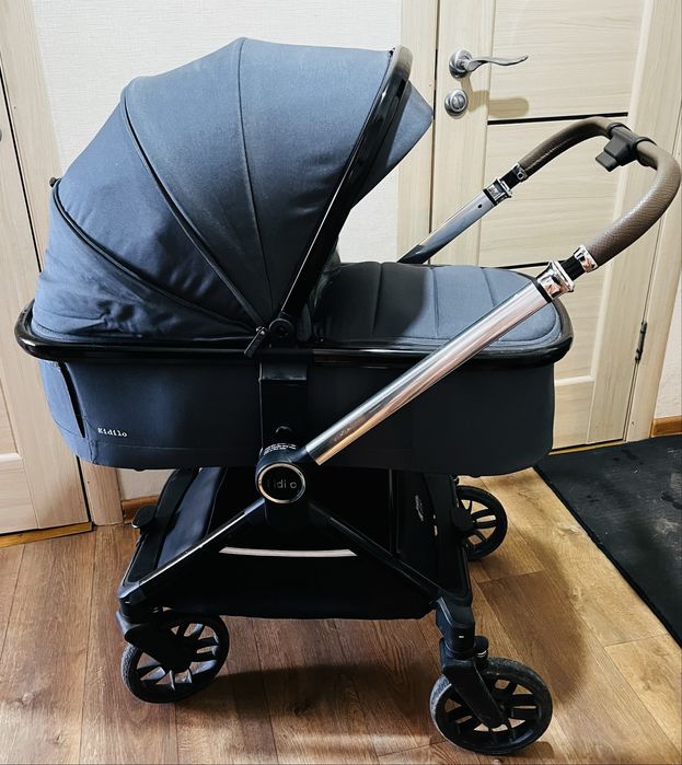 Продам коляску детскую 2в1